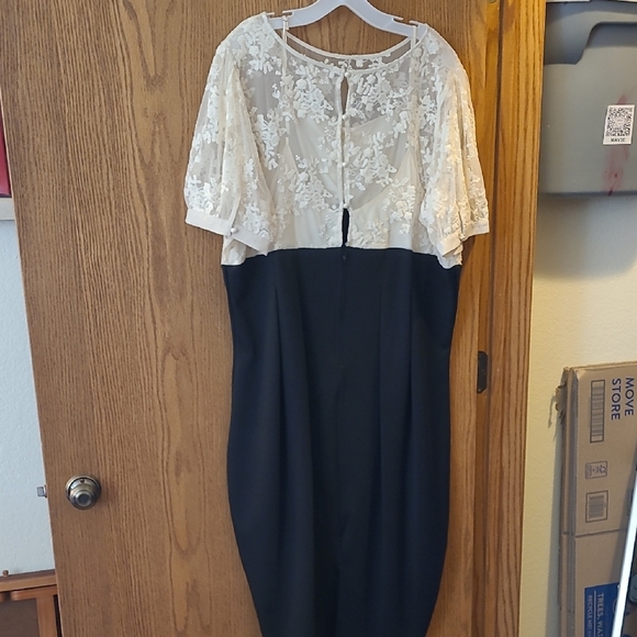 Unique Vintage Elegant Black and Cream Wiggle Dress - Picture 4 of 4